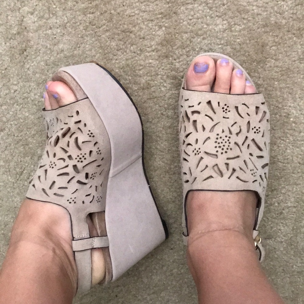 Nude Wedges!
